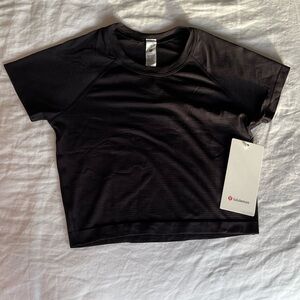 lululemon Swiftly Tech Cropped
Short Sleeve 2.0